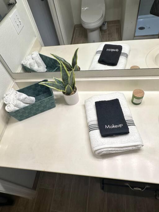 2Br Condo 15 Mins To Downtown Phoenix With Pool & Spa Luaran gambar